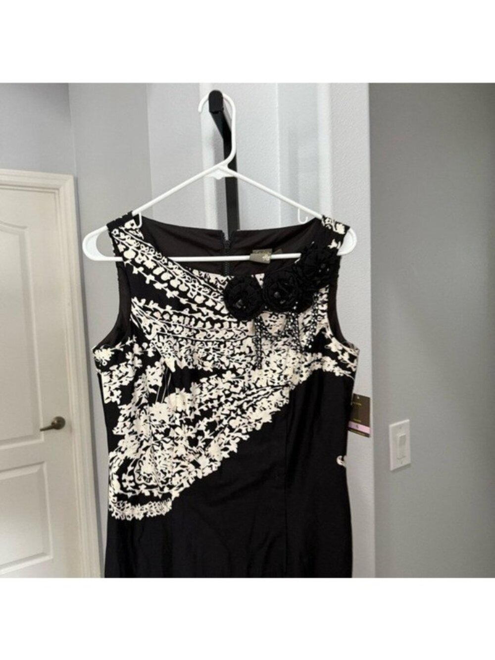 Taylor Flower Floral Black Cocktail Mini Dress NWT Black White Cream Size 6 - Picture 2 of 5